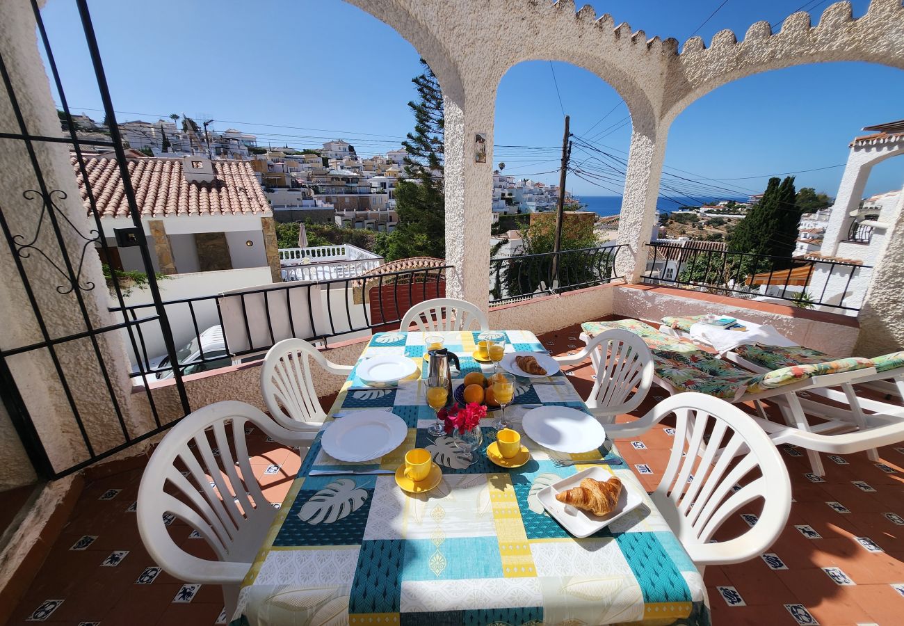 Apartment in Nerja - Sleeps 5 | Azahara 9 | CG R1000