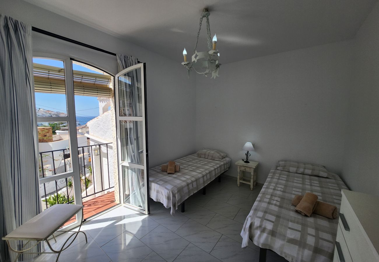 Apartment in Nerja - Sleeps 5 | Azahara 9 | CG R1000