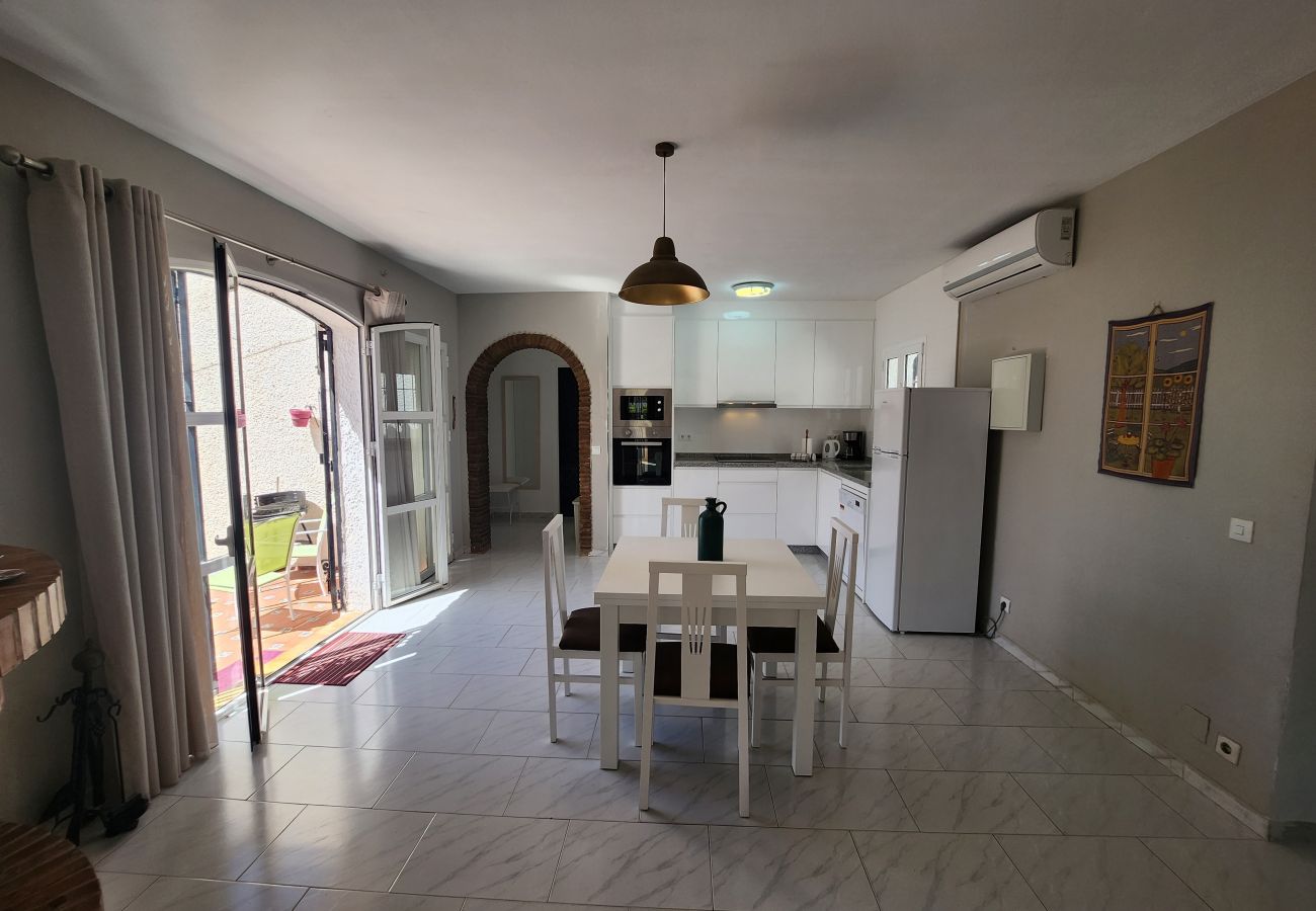 Apartment in Nerja - Sleeps 5 | Azahara 9 | CG R1000